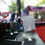 5.000 Orang Pendonor Darah Sukarela mengikuti Gerak Jalan Sehat (GJS) PMI Kota Bandung.